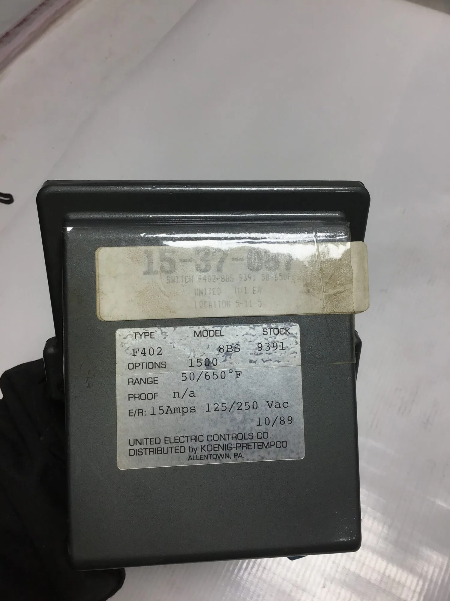 United Electric F402 -8BS Temperature Switch 50/650 Degrees