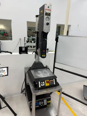 2006 BRANSON 2000XEA ULTRA SONIC ULTRASONIC WELDERS | Machinery Network (1)