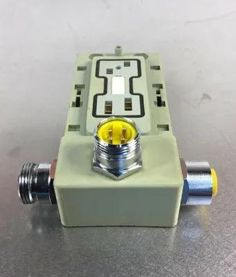 ALLEN BRADLEY 1792D-CB18P SER. B ARMOR BLOCK MAXUM REV. B01. 3D-8