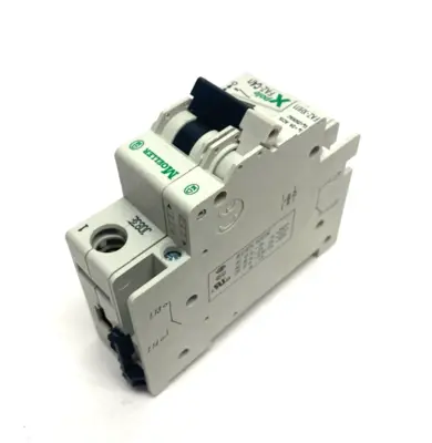USED EATON MOELLER CIRCUIT BREAKER FAZ-C4/1 XPOLE/XEFFECT W/ FAZ-XHI11