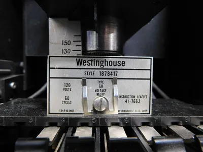 Westinghouse SV Voltage Relay 1878417 120V 60Hz Damaged Terminal Housing Used