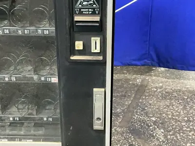 Used CRANE NATIONAL VENDORS 157 Vending Machines Ohio US | HGR 24 #1358027