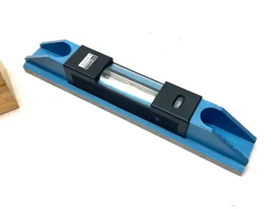 USED STIEFELMAYER, HOFFMANN GROUP SHAFT SPIRIT LEVEL, BASE LENGTH×ACCURACY: 300/2 MM