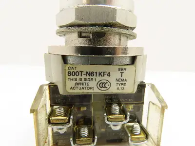 Allen Bradley 800T-N61KF4 Cylinder Lock 4 Position Switch Keyed Maintained 30mm