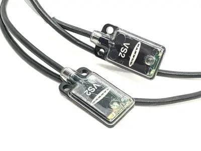 USED BANNER MOLEX 3-PIN PIGTAIL SENSOR EMITTER RECEIVER 18260