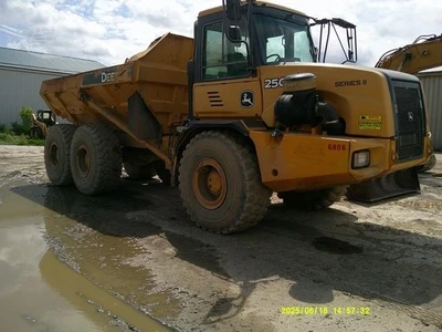 Used 2014 DEERE 250D II Articulated Dump Trucks New York US | Beck Equipment #1509308