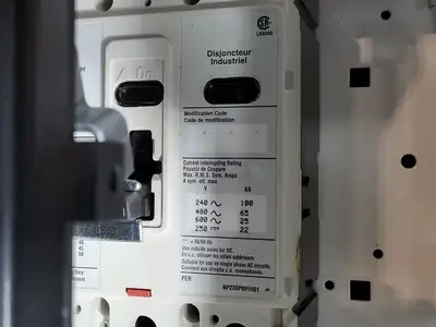 100A, 3 Pole, 600V Circuit Breaker HFD3100 Bucket for Freedom 2100 MCC Frame