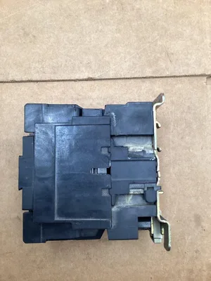 USED TELEMECANIQUE LC1-D8011