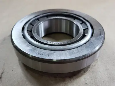 NEW SKF 31313 J2/QCL7C