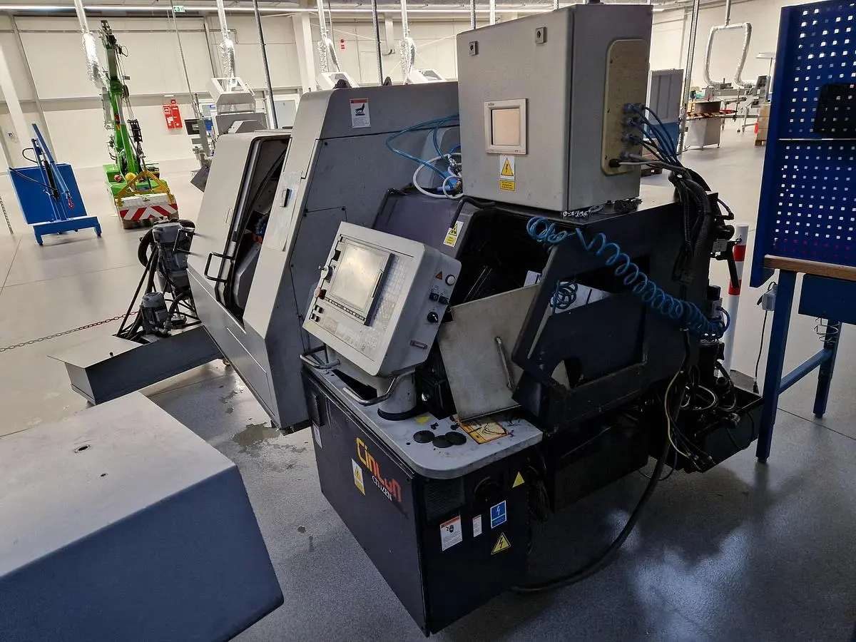 USED 2003 CITIZEN M-32