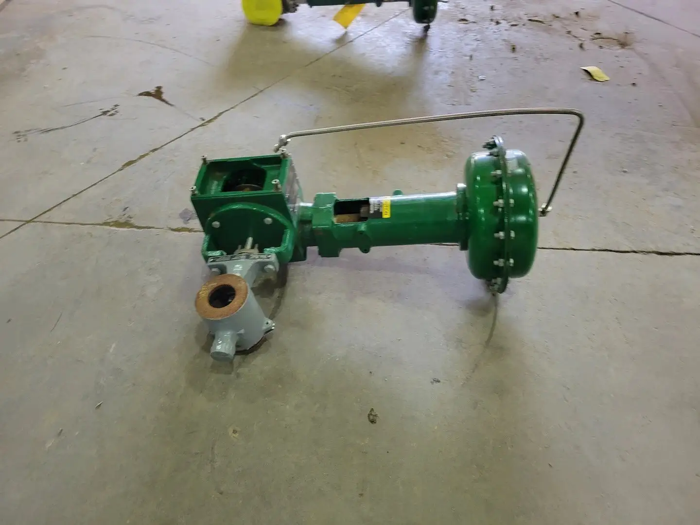 USED FISHER 1052