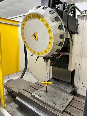 Used 2019 FANUC ROBODRILL ALPHA D21MIB5 Vertical Machining Centers Ohio US | Toolquip, Inc. #1232867