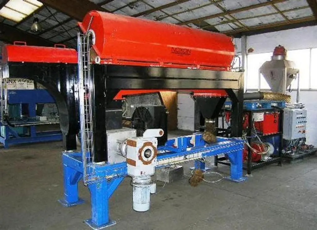 Noxon DC 20 decanter centrifuge, epoxy-coated CS.