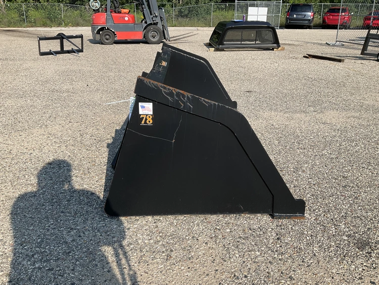 Used TOMAHAWK 78" SNOW/ MULCH BUCKET Skid Steer Buckets Michigan US | Miedema Asset Management Group #1342283