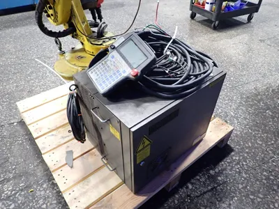 Used 2000 FANUC ARC MATE 100I Robots Ohio US | HGR 24 #1266328