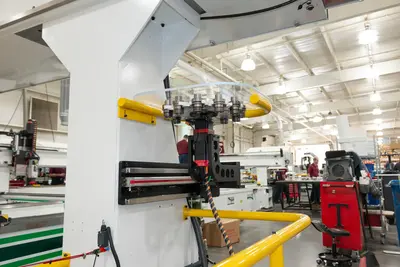 C.R. ONSRUD 148E 5-Axis CNC Router | Tornquist Machinery Company (7)