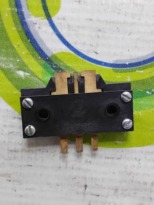 USED UNIVERSAL INSTRUMENTS 41975102