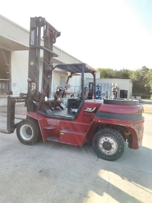 USED 2017 CLARK C75