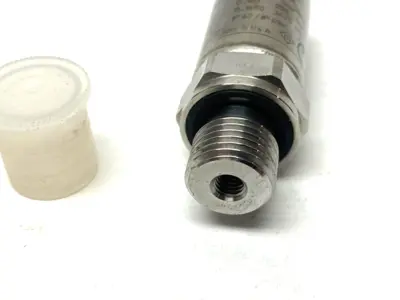 USED IFM PRESSURE TRANSMITTER 1/4" 1450PSI