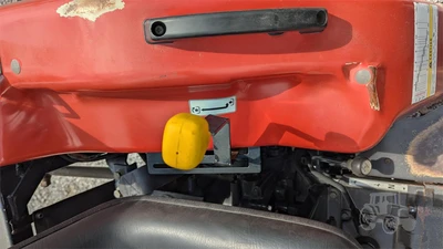 USED 2001 MASSEY FERGUSON 1233