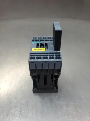 Siemens 3RT20182BB42 Power Contactor w/3RT29161BB00 Module. 4E48