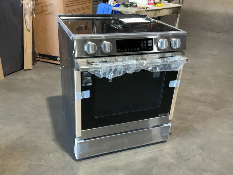 Used LG THINQ LSIL6334XE Commercial Ranges Michigan US | Miedema Asset Management Group #1320906
