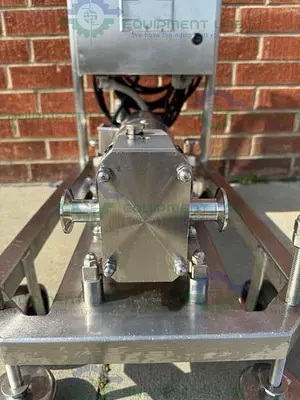 USED IDEX WRIGHT FLOW S1L ROTARY LOBE W/STAINLESS 1/2 HP MOTOR, CONTROLLER