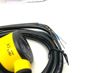 New | in-Stock BANNER ENGINEERING EZ-LIGHT 2-COLOR GENERAL PURPOSE INDICATOR 10-30VDC Lighting | Maverick Industrial Sales #1108138