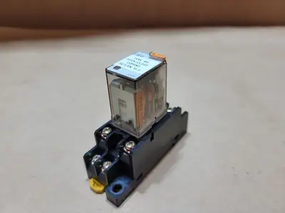 10A 24V/240V Relay w/ 15A 240V Socket