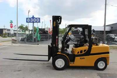 Used 2017 YALE GLP120VX Internal Combustion Forklifts: Pneumatic Tire Florida US | Truck and Van Outlet #1509244