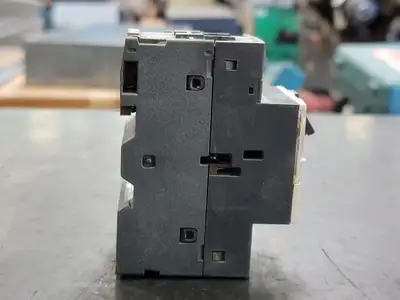 USED SCHNEIDER ELECTRIC GV2ME10