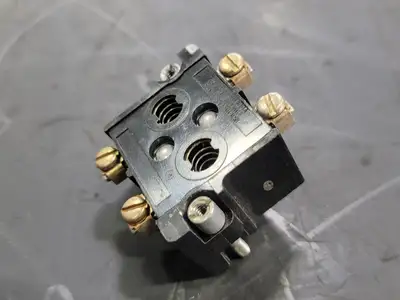 NEW CUTLER-HAMMER 10250T1