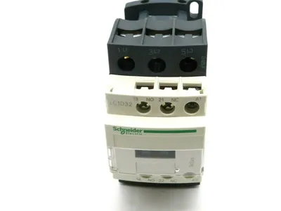 NEW SCHNEIDER ELECTRIC LC1D32P7 CONTACTOR