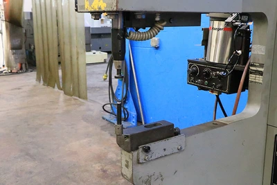 USED 1998 Haeger 824