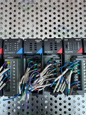 USED AUTOMATION DIRECT LOGIC 205 KOYO W/ F2-CP128, H2-ECO M MODULES
