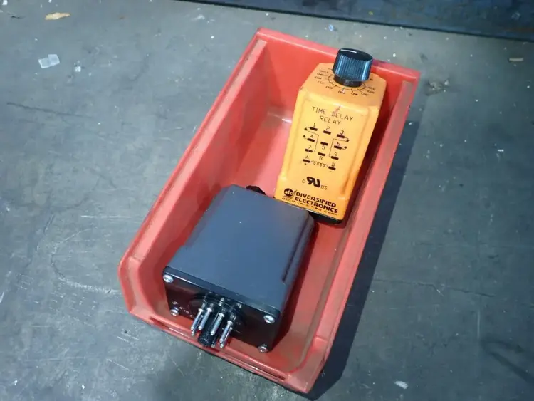 Used DIVERSIFIED ELECTRONICS _UNKNOWN_ Relays & Switches | HGR 24 #739669