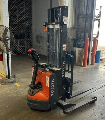 Used 2017 TOYOTA 8BWS13 Pallet Stackers Colorado US | Discount Forklift #1540007