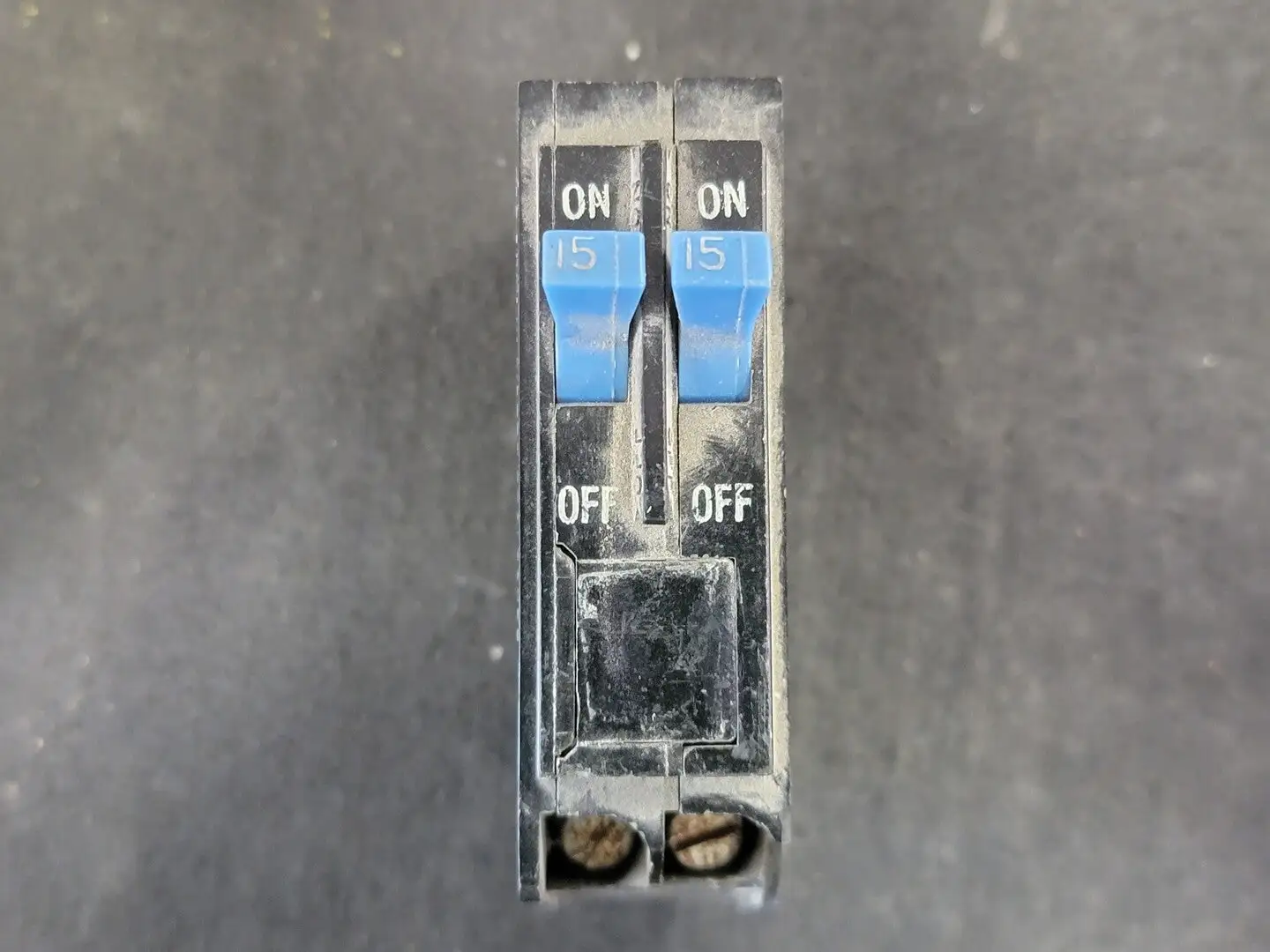 15 Amp, 2 Pole, 240 volts Circuit Breaker