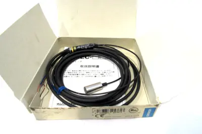 NEW OMRON E2EC-C3D2 PROXIMITY SWITCH E2ECC3D2