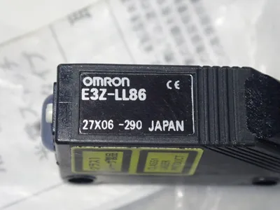 USED OMRON E3ZLL86