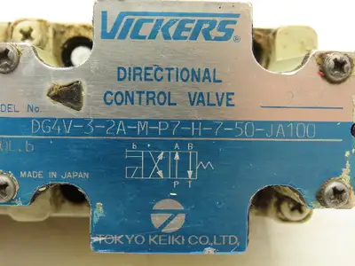 Vickers DG4V-3-2A-M-P7-H-7-50-JA100 Directional Solenoid Valve 24VDC  Lot of 2