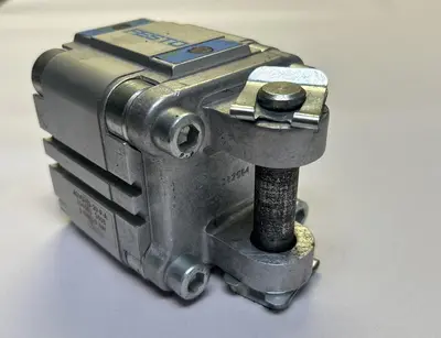 Used FESTO ADVU-63-20-P-A Cylinders | Surplus Asset Holdings #1206492