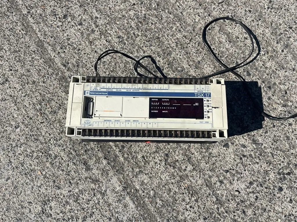 USED TELEMECANIQUE TSX 17 PLC