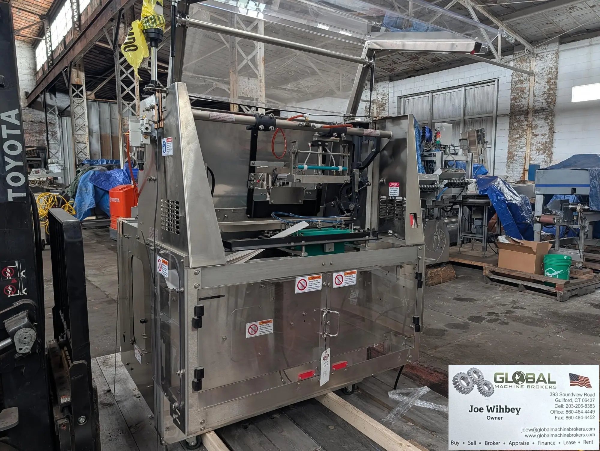 Sytegon Klik-Lok Model KF Tray Former yr2020 Set for 13.825x2.75x8.125 Tray