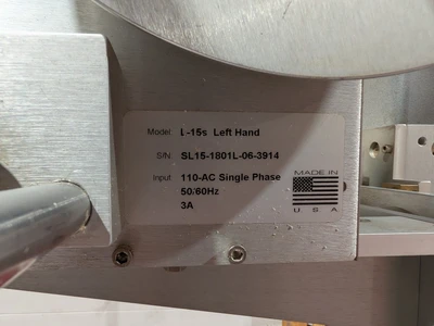 Universal Top and Bottom Label Applicator with Top-and-Bottom Transport Conveyor