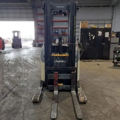 USED 2018 CROWN RR5725-45