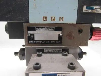 Denison 4D01 35 208 0302 00A 1G 0Q 327 Hydraulic Valve Bank Assembly W/ Manifold