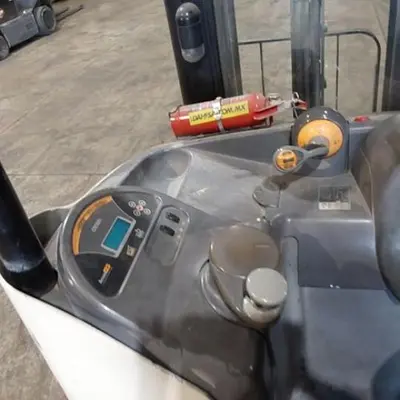 USED 2016 CROWN RR5725-45