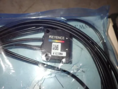 New | in-Stock KEYENCE CZH32 Sensors | HGR 24 #752350