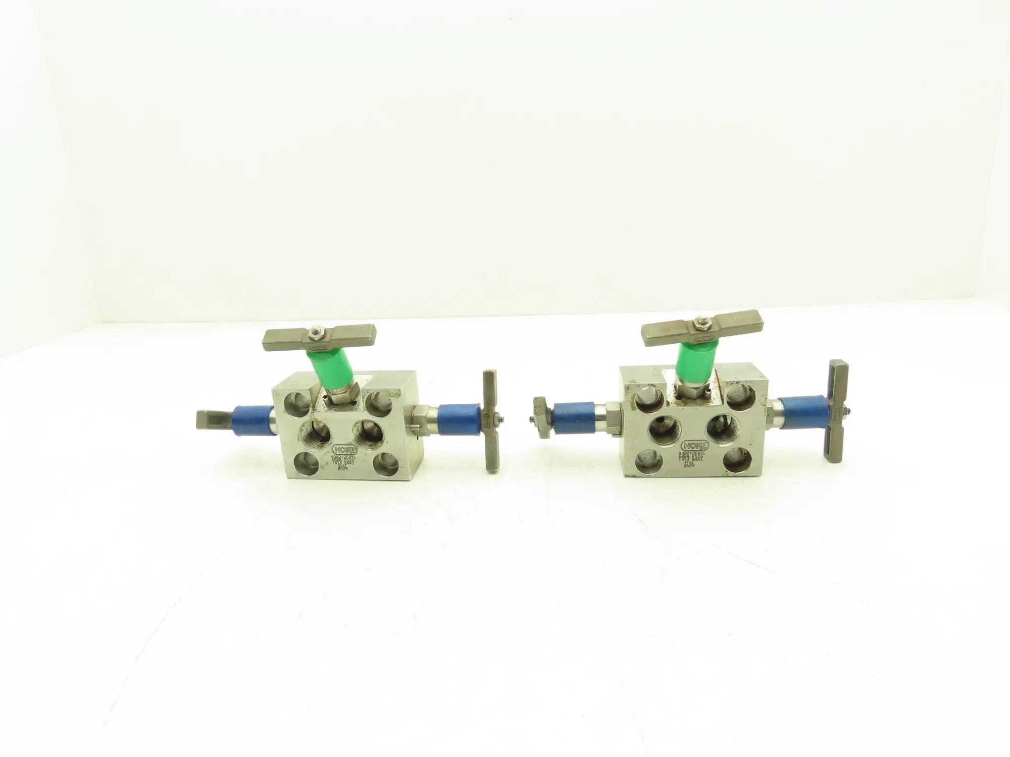 Hoke 830212F8YL 3 Valve Differential Pressure Manifold SS 1/2" NPT Lot of 2